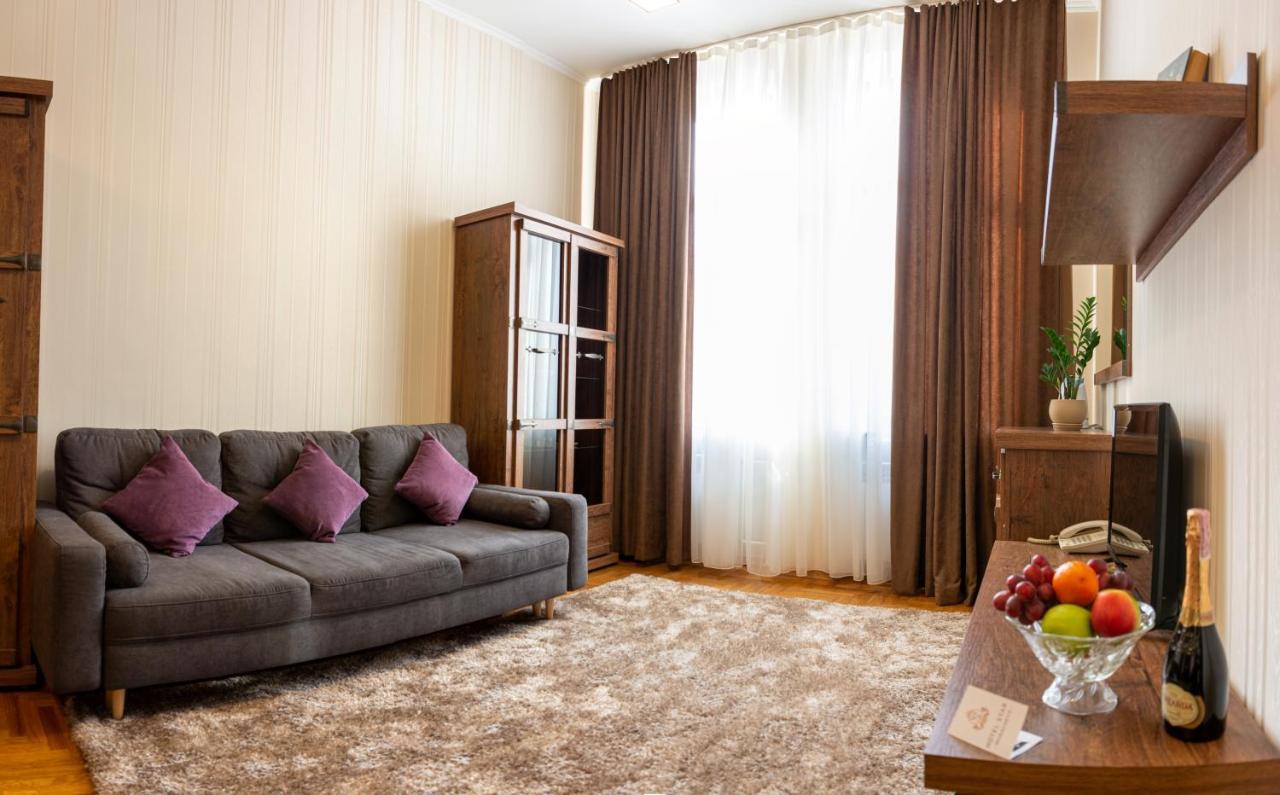 Hotel Star Mukacheve Exterior photo